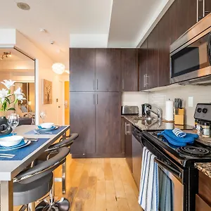  Holiday home 1br Luxury - Downtown Canada