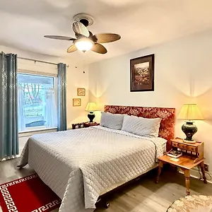  Holiday home Adorable 2-bedroom Unit With Jacuzzi Beside Falls Canada